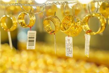 Giá vàng tăng mạnh chưa từng có, SJC vượt 190 triệu đồng/lượng