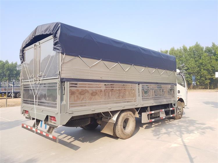 Xe tải thùng mui bạt Dongfeng 5 tấn nhập khẩu