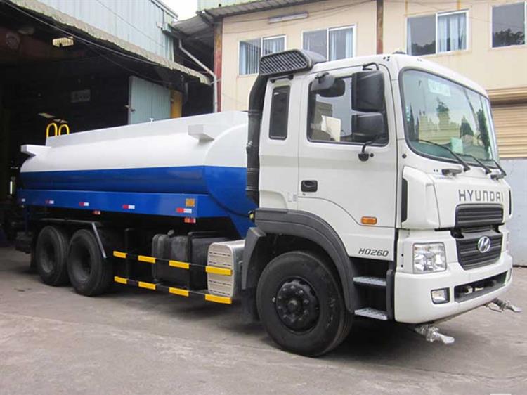 Xe phun nước rửa đường Hyundai HD260 13 khối