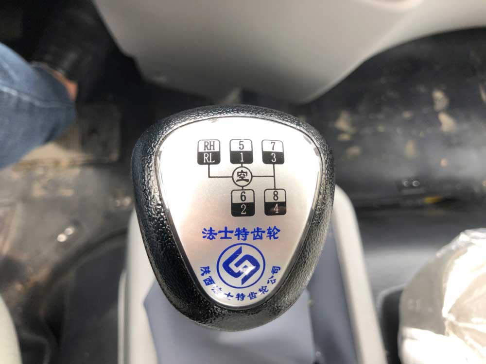 Xe tải Dongfeng B180 7 tấn thùng kín siêu dài 9.7m hộp số