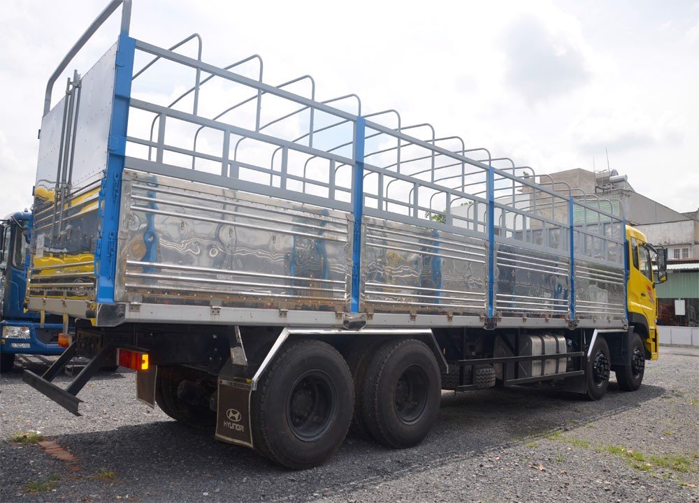 Xe tải Dongfeng 4 chân ISL315 - khung xe