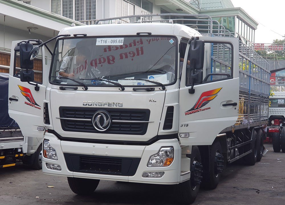 Xe tải Dongfeng 4 chân ISL315 có 2 phiên bản màu Vàng và màu Trắng