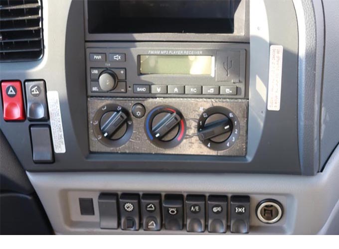 Xe tải Dongfeng B190 thùng mui bạt 2